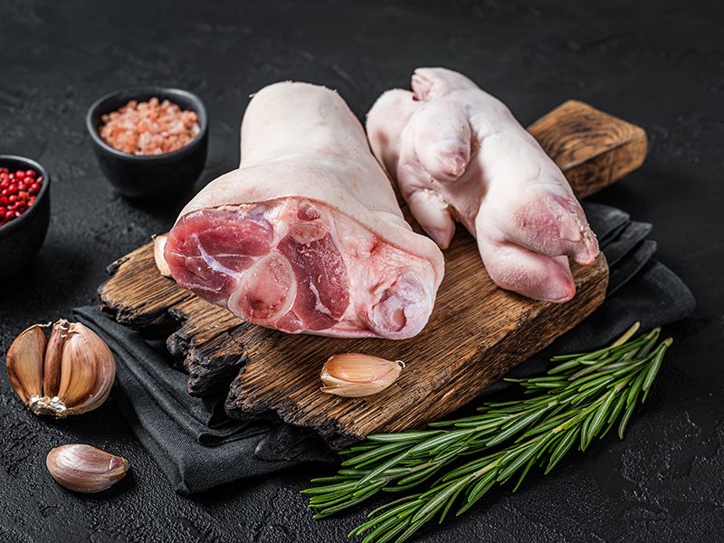 Pata y Jamón de cerdo. Concepto de carnes.