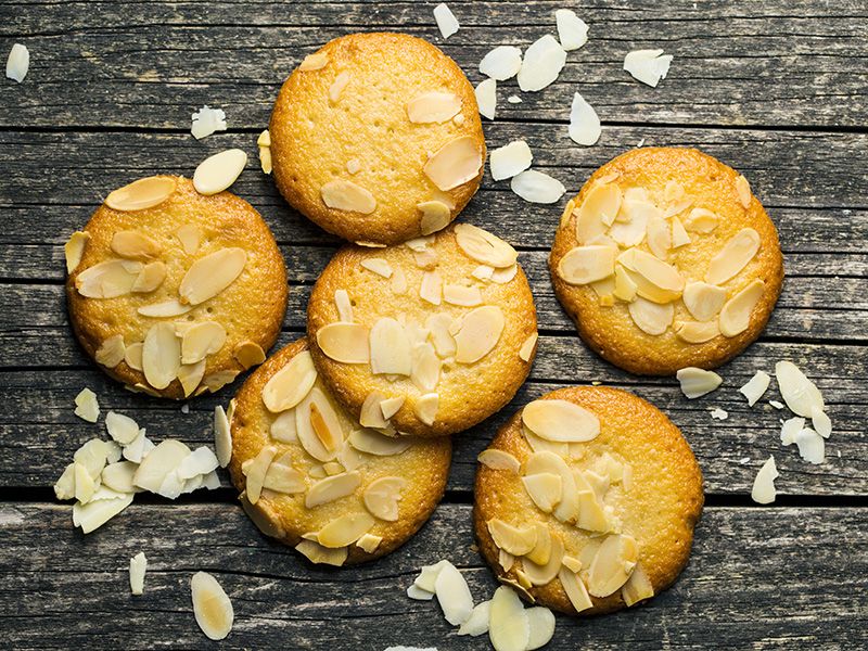 Pastas de almendra. Concepto de panadería.